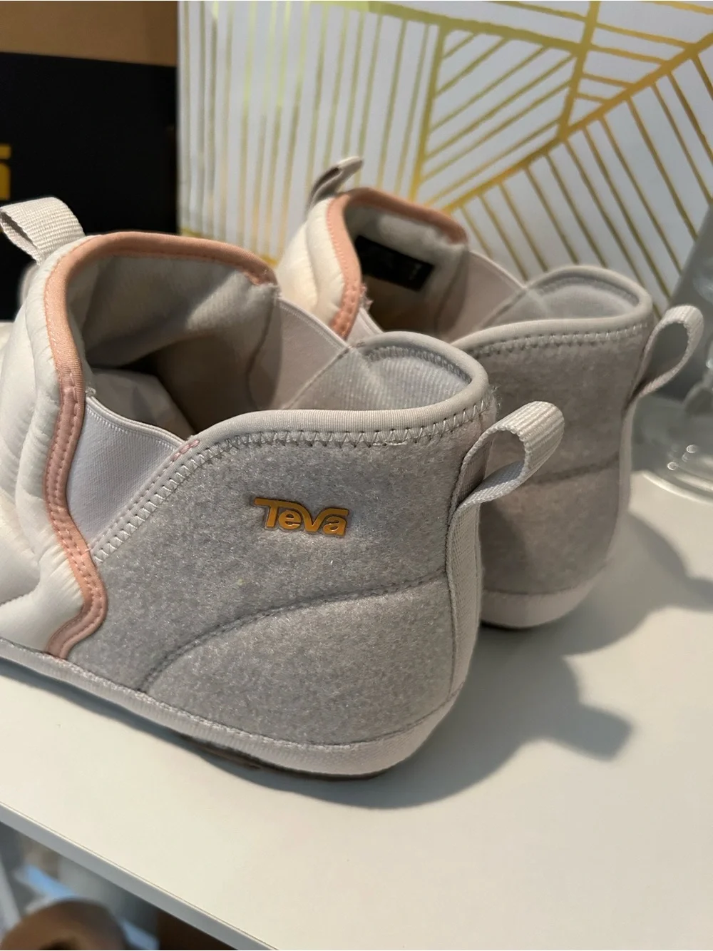 ✨ Teva All-Gender ReEmber Terrain Mid | Pink + Taupe | Women’s 15 Men’s 13 NIB